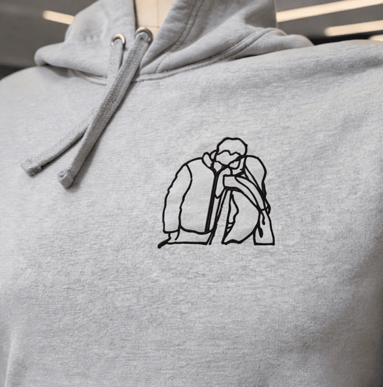 sudadera silueta bordada